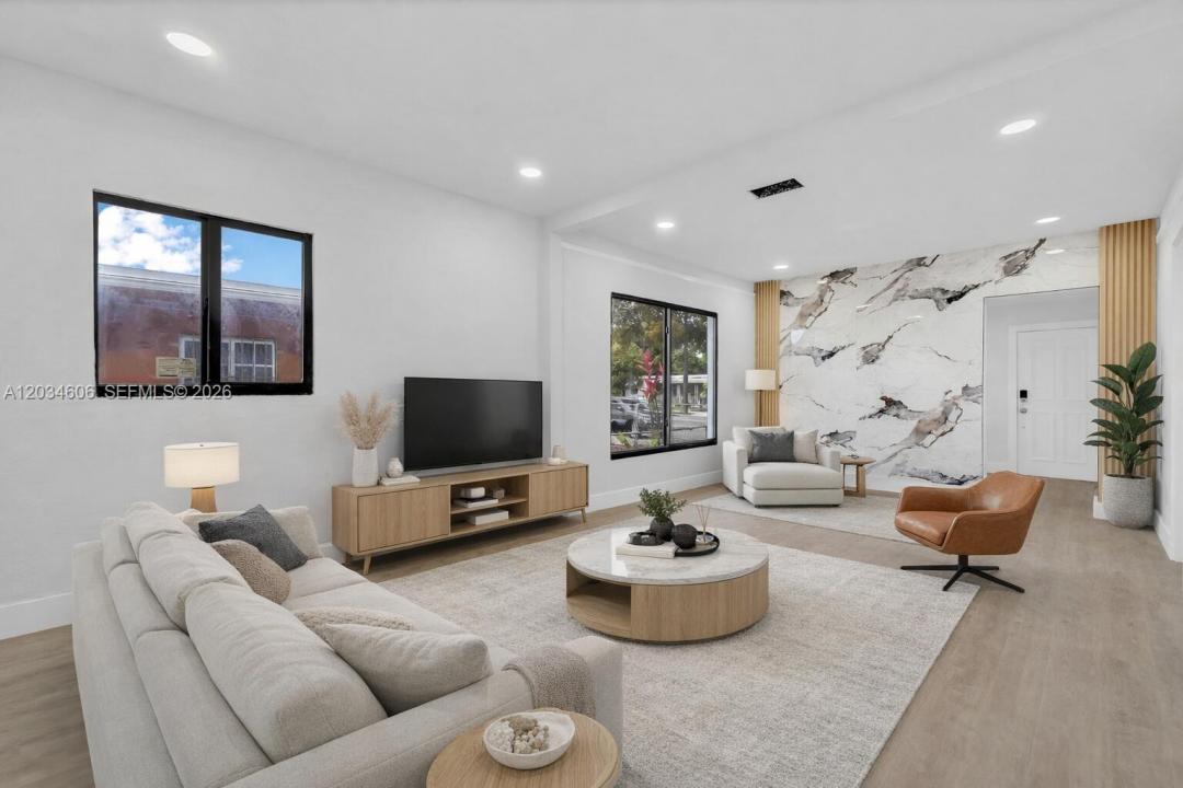 2428 NW 28th St, Miami, Florida 33142, USA
