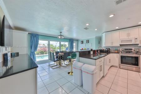 503 SE 17th St. 503, Cape Coral, Florida 33990
