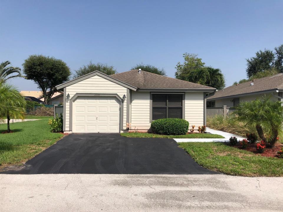 2555 Bedford Mews Drive, Wellington, Florida 33414, USA