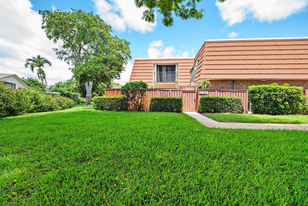 2874 Waterford S Drive, Deerfield Beach, Florida 33442, USA