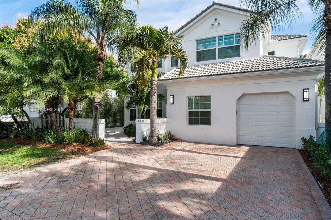19941 NE 36th Pl, Aventura, Florida 33180, USA