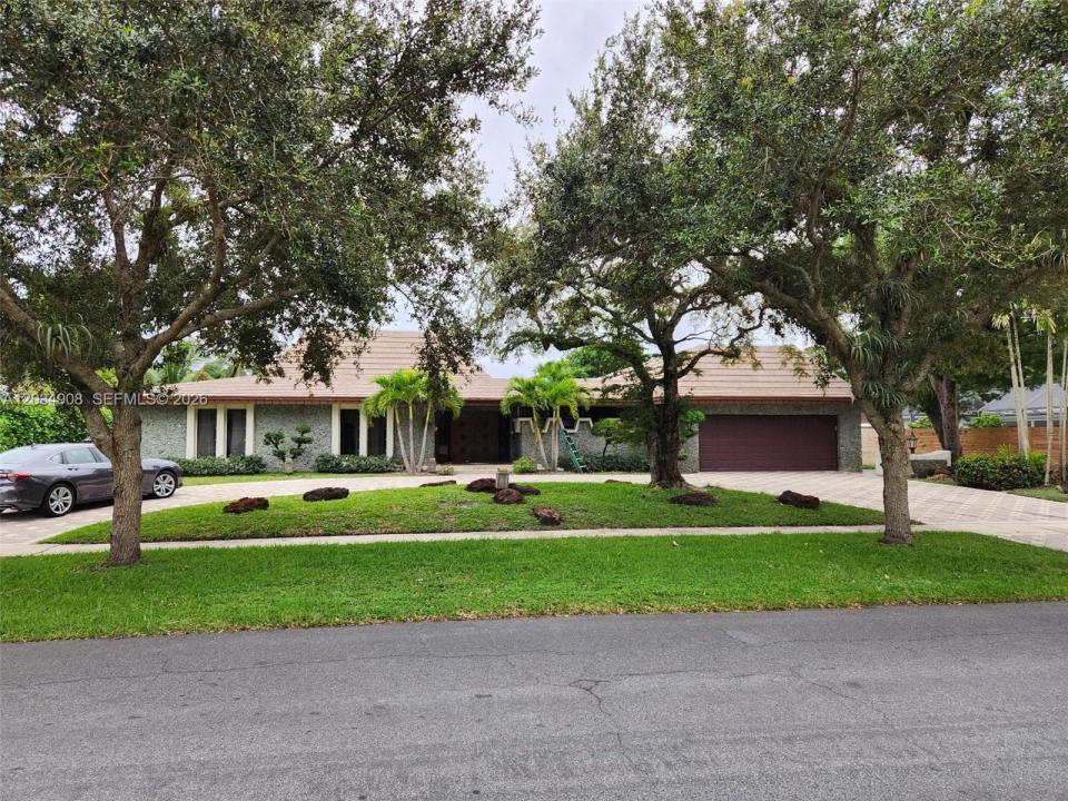 5860 SW 8th St, Plantation, Florida 33317, Amerika Birleşik Devletleri