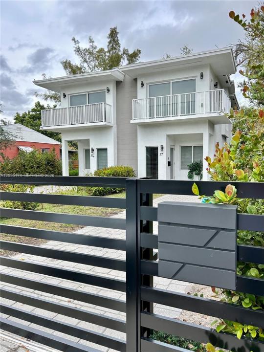 37 NW 70th St, Miami, Floride 33150, États-Unis