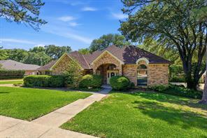 W 3813 Cambridge Circle, Bedford, Texas 76021, USA