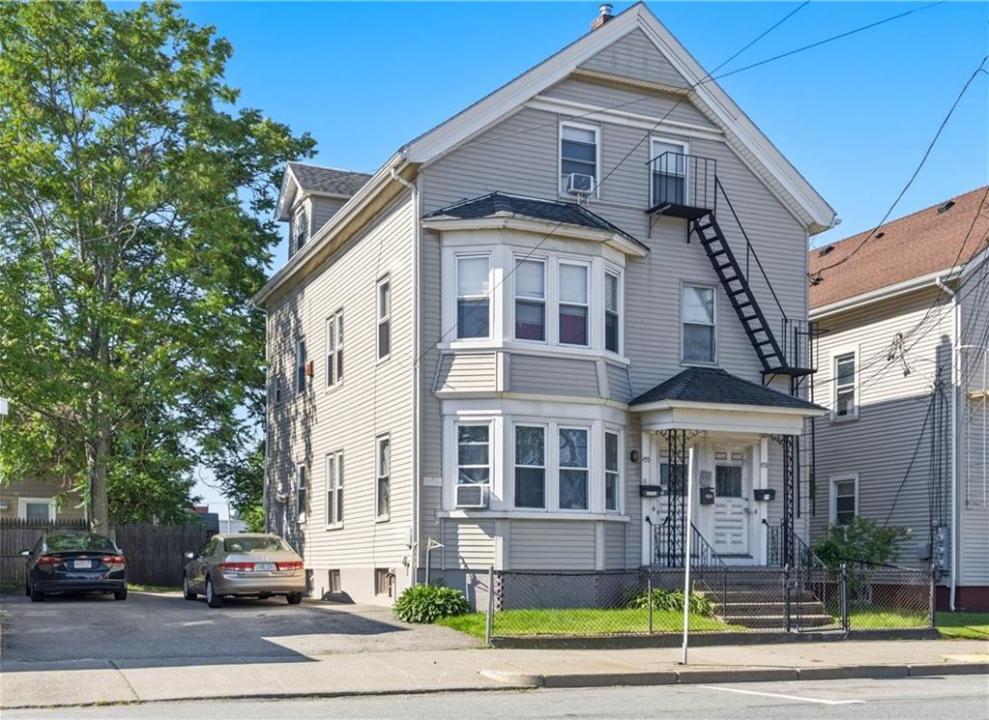 453 Central Avenue, Pawtucket, Rhode Island 02861, USA