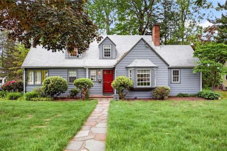 64 White Birch Road, Cranston, Rhode Island 02920, USA