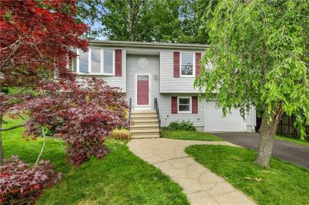 1 Jared Court, North Providence, Rhode Island 02911, USA