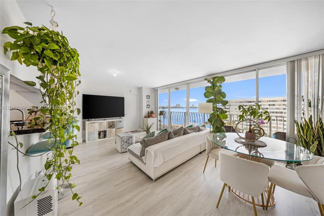 7601 E Treasure Dr 923, North Bay Village, Floride 33141, États-Unis
