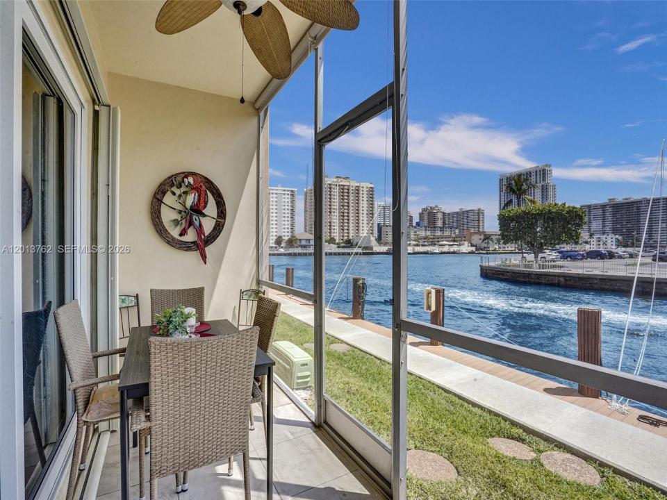 2600 Diana Dr 105, Hallandale Beach, Floride 33009, États-Unis