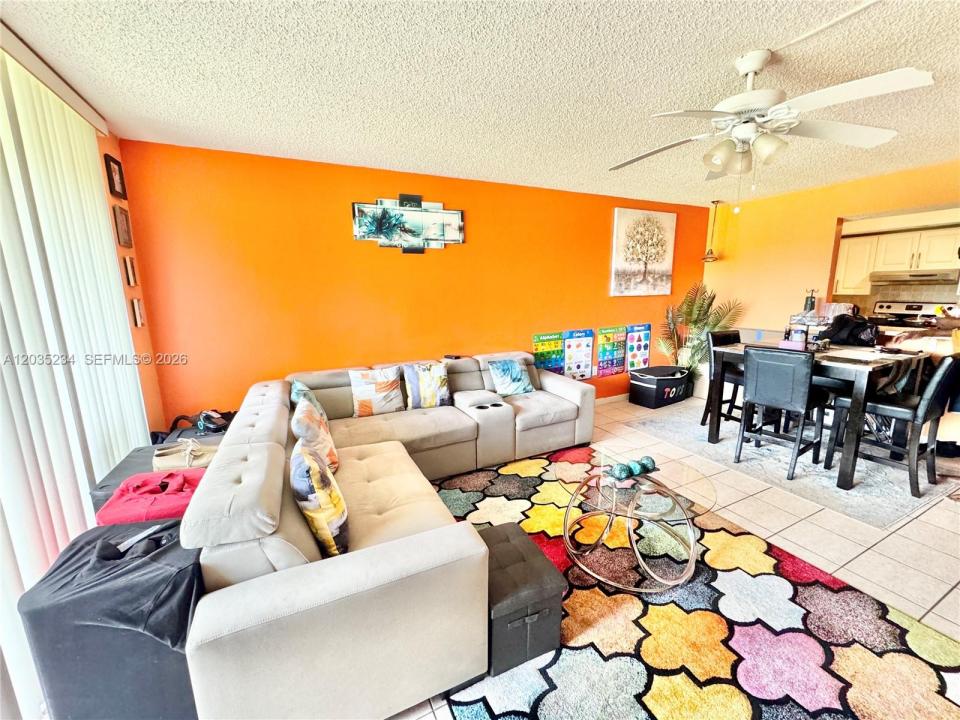 5570 NW 44th St 408A, Lauderhill, Flórida 33319, Estados Unidos