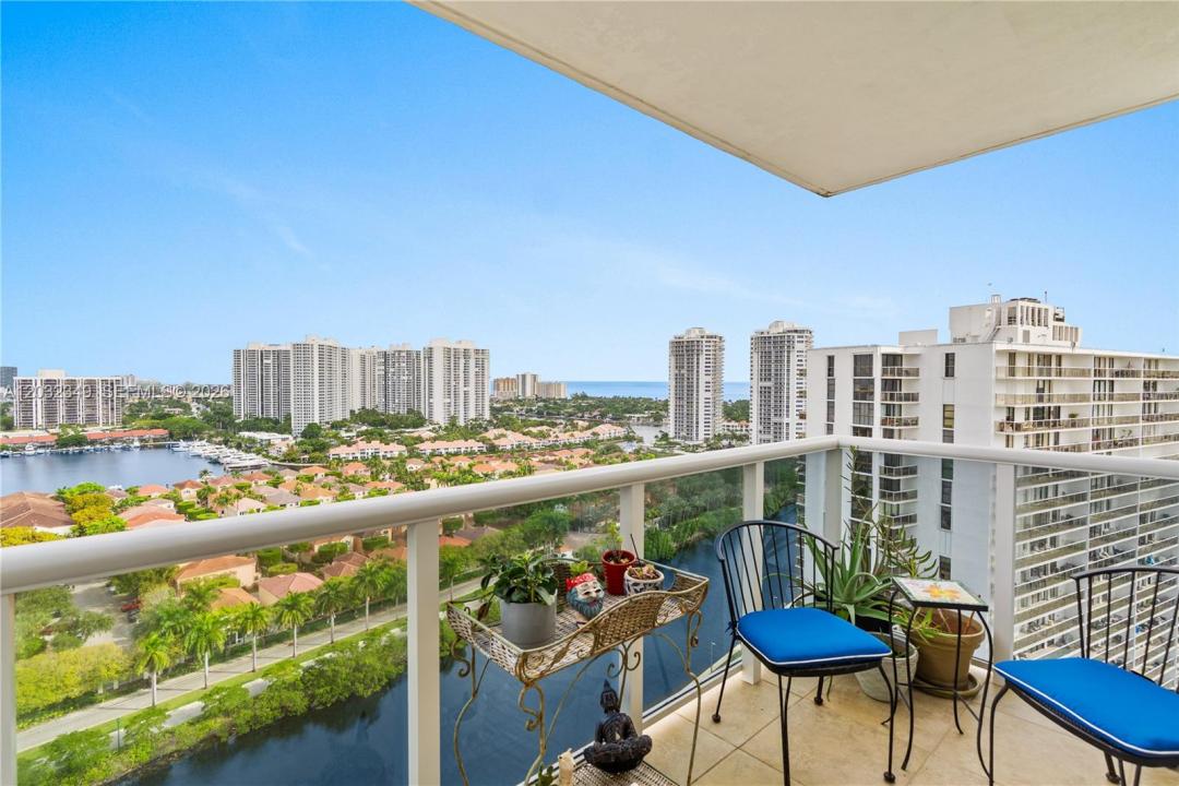 3675 N Country Club Dr 2201, Aventura, Floride 33180, États-Unis