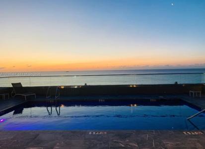 1255 Collins Ave 208, Miami Beach, Florida 33139, USA