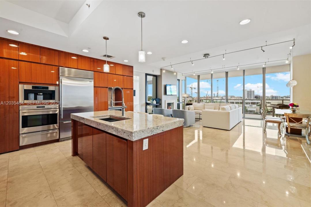 9705 Collins Ave 605N, Bal Harbour, Florida 33154, Stati Uniti