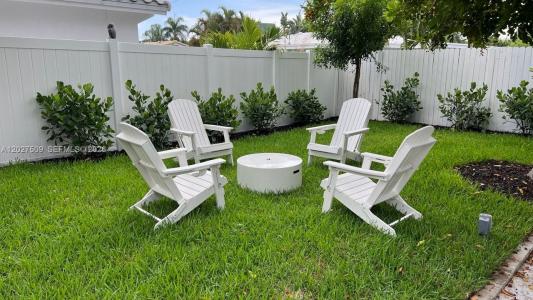 2110 NE 54th St, Fort Lauderdale, Florida 33308, USA