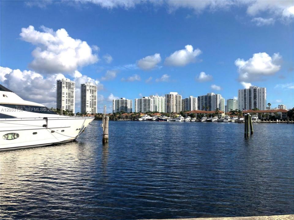 3610 Yacht Club Dr 312, Aventura, Florida 33180, Stati Uniti