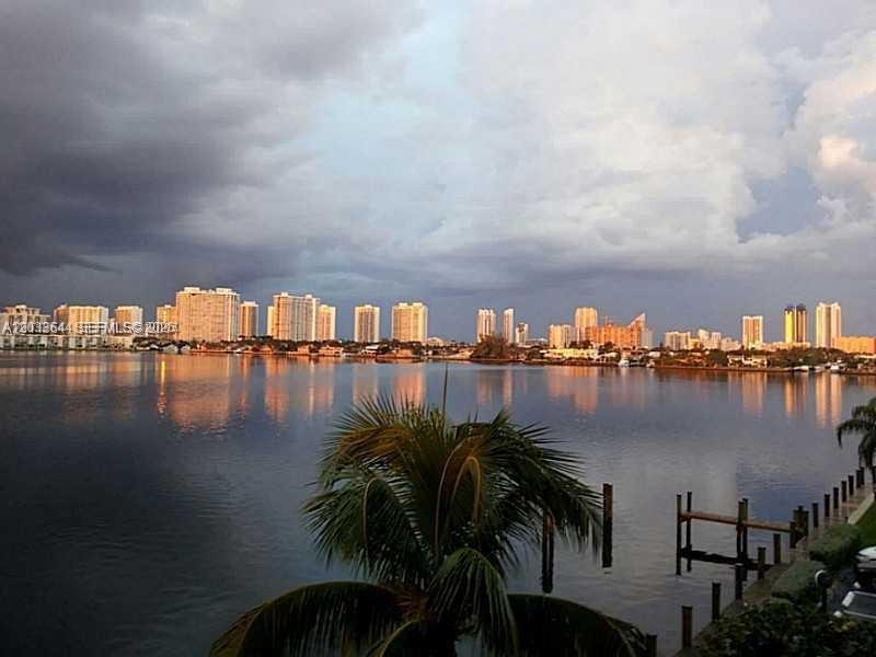 16546 NE 26th Ave 4C, North Miami Beach, Floride 33160, États-Unis