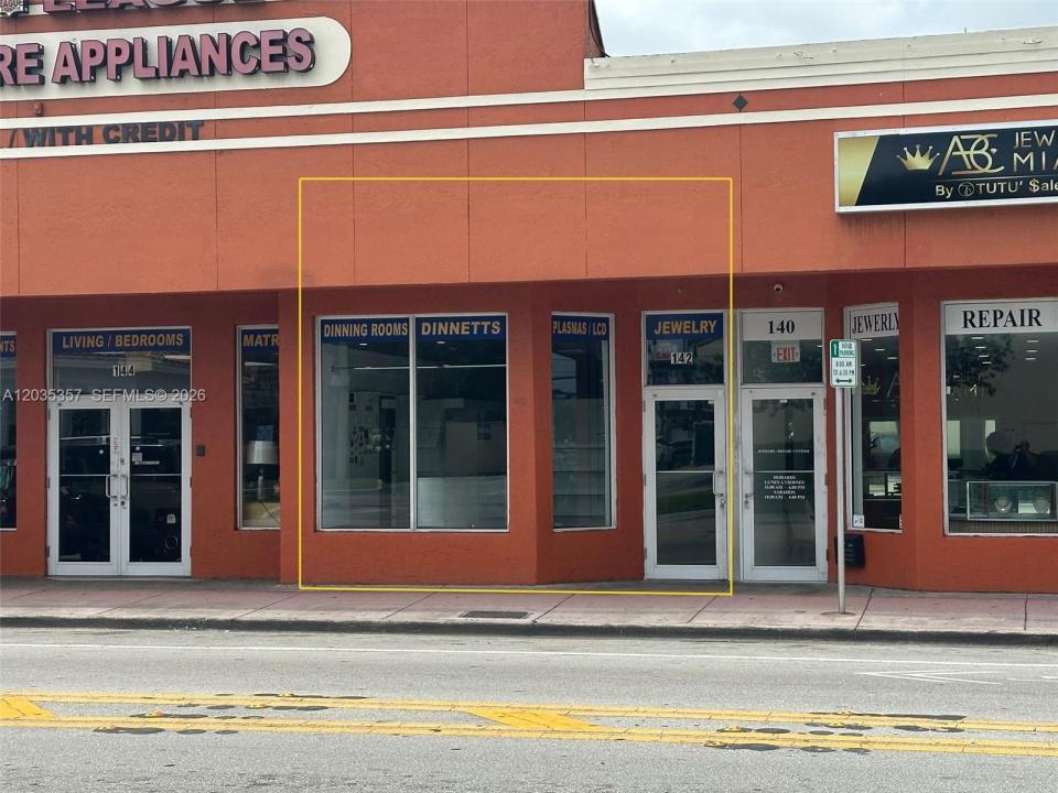 142 Hialeah Dr, Hialeah, Florida 33010, USA