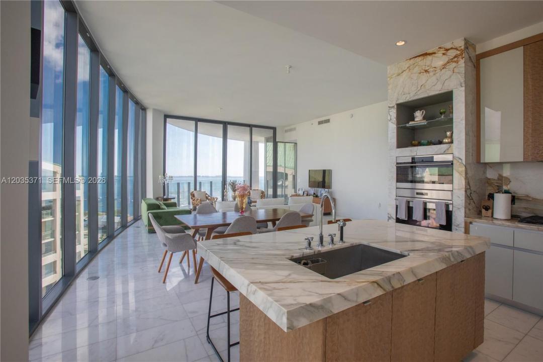 2821 S Bayshore Dr 20D, Miami, Florida 33133, Stati Uniti