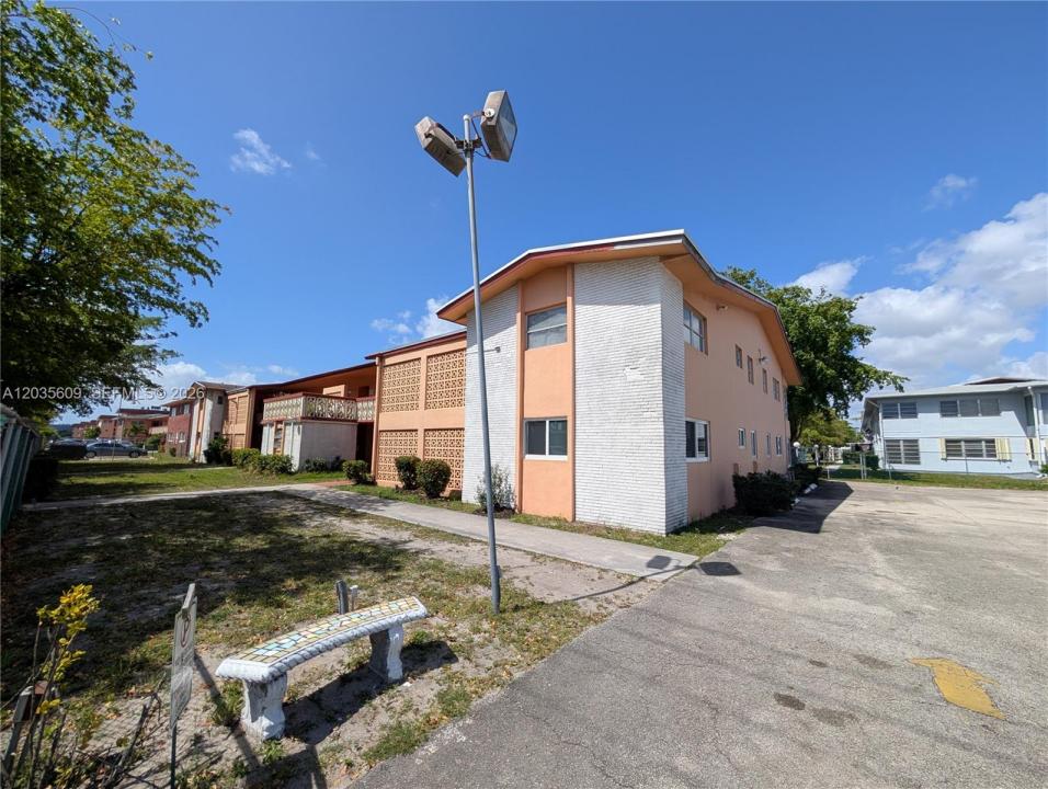 19080 NE 3rd Ct 311, Miami, Floride 33179, États-Unis