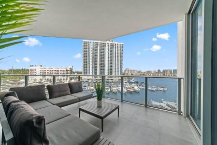 17111 Biscayne Blvd 503, North Miami Beach, Florida 33160, Estados Unidos