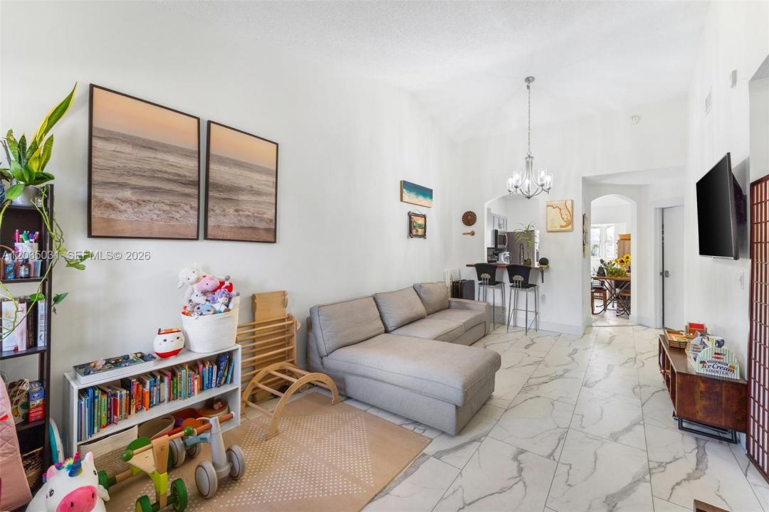 2140 NW 78th Ave 204, Pembroke Pines, Florida 33024, Stati Uniti