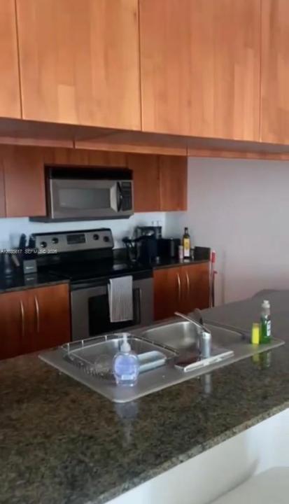 1200 Brickell Bay Dr 3318, Miami, Floryda 33131, USA