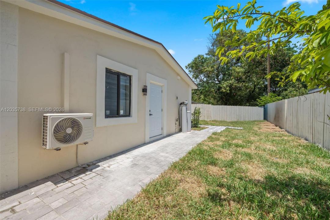 1944 NE 2nd Ave, Pompano Beach, Florida 33060, Amerika Birleşik Devletleri