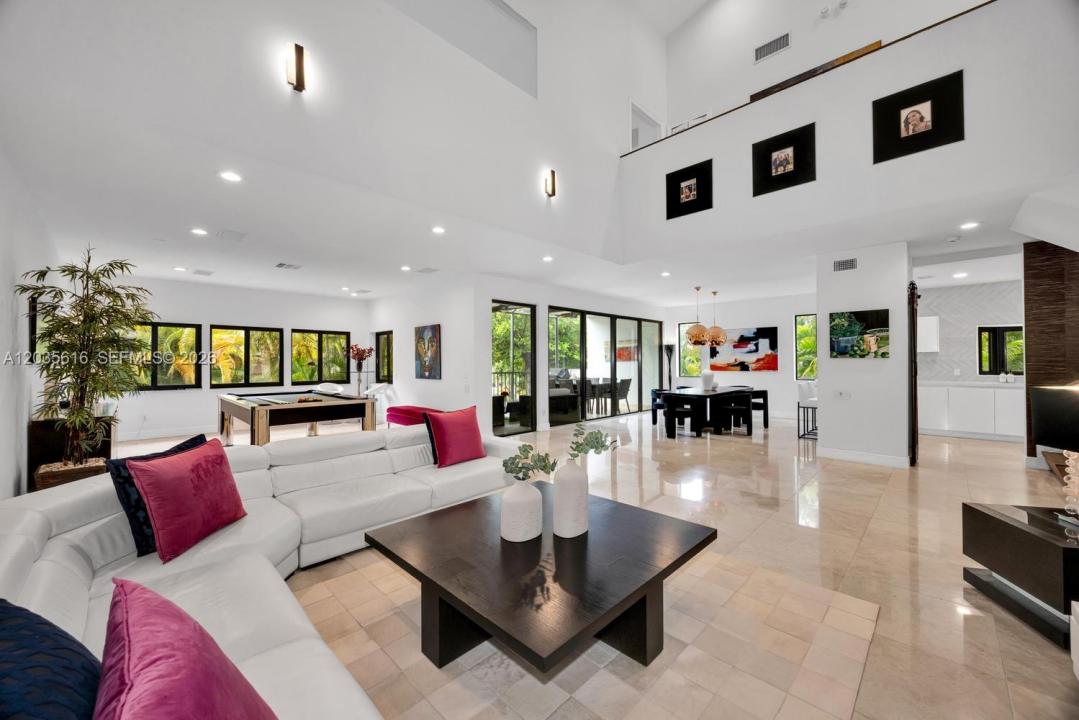 2000 S Bayshore Dr 65, Miami, Flórida 33133, Estados Unidos