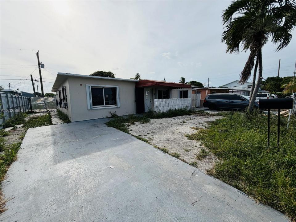 1550 E 10th Ave, Hialeah, Floride 33010, États-Unis