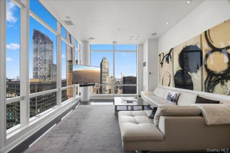 230 56th Street W, Nowy Jork, Nowy Jork 10019, USA