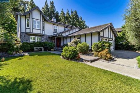 Oakwood Cir, Fairfield, Kalifornia 94534, USA