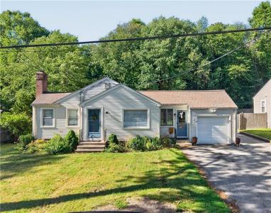 9 Milton Road, Barrington, Rhode Island 02806, USA