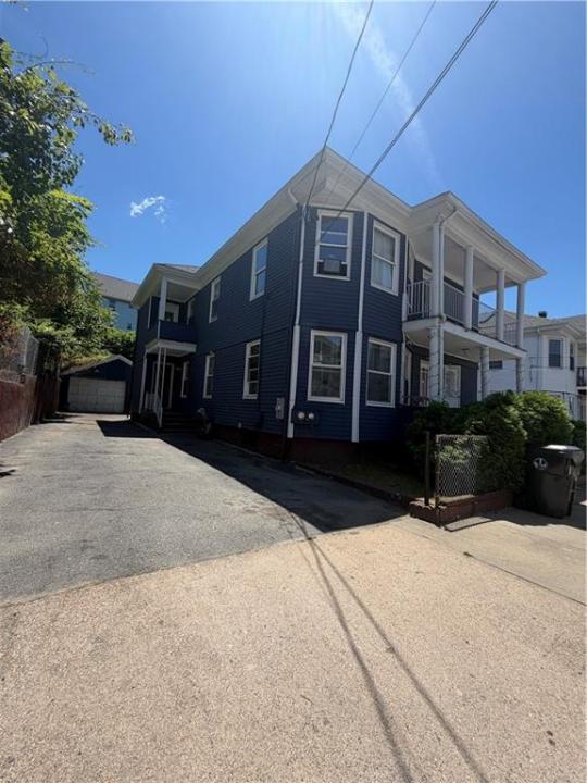 112 Butler Avenue, Central Falls, רוד איילנד 02863, ארצות הברית של אמריקה
