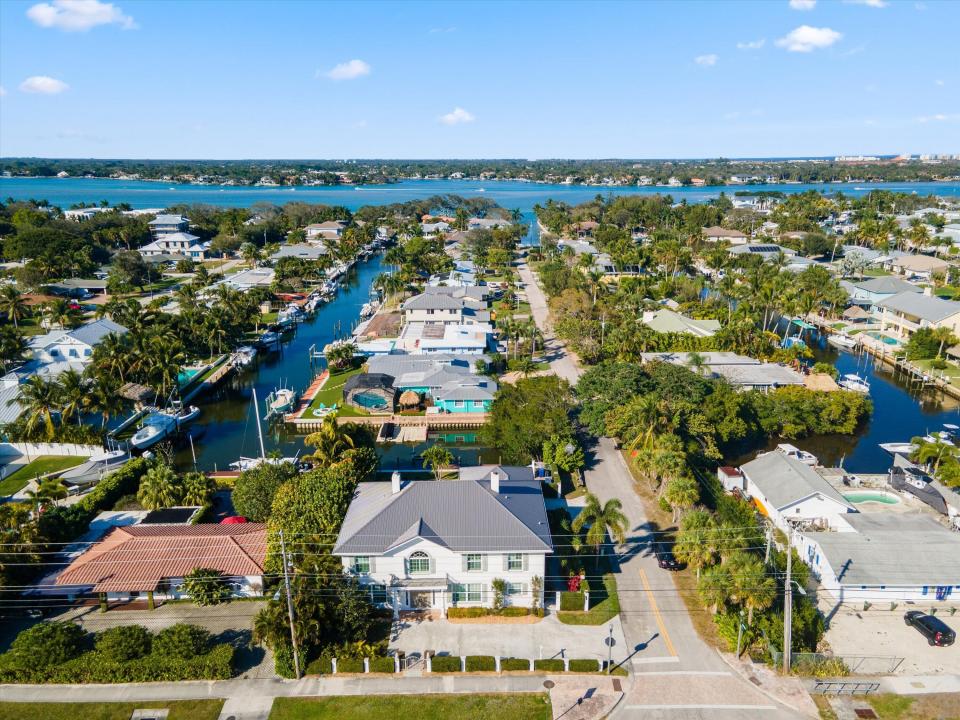 401 Center Street, Jupiter, Florida 33458