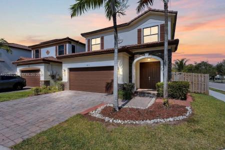 8890 NW 99th Path, Doral, Florida 33178, USA