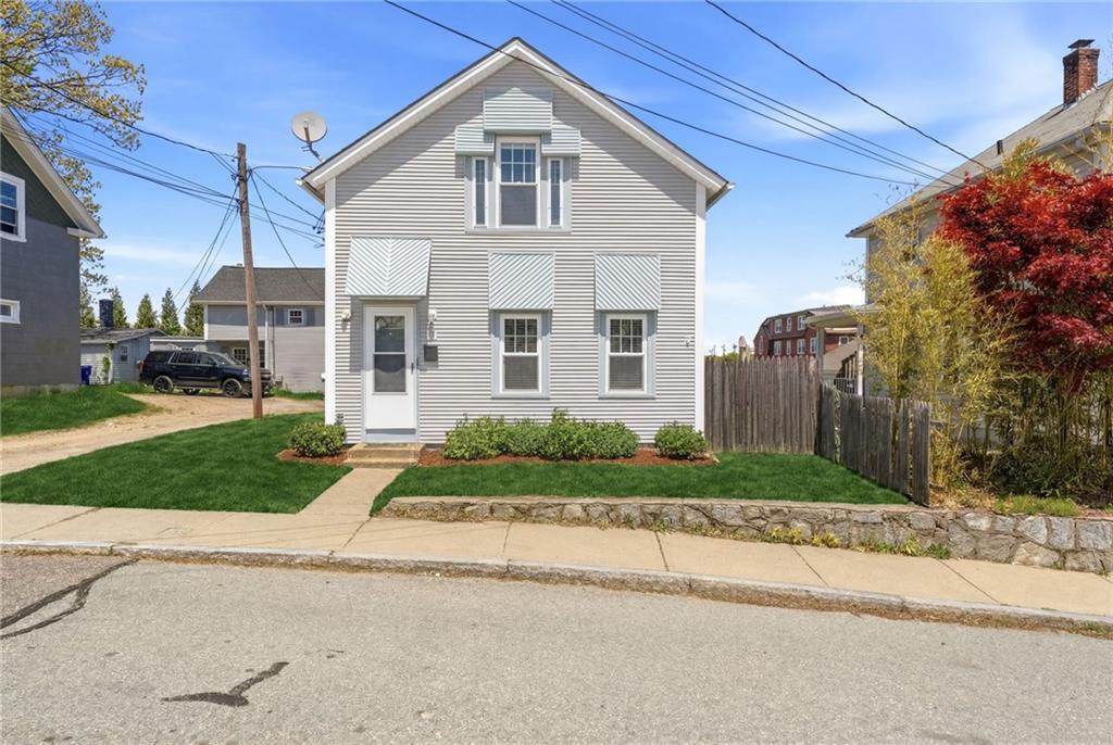 12 Grove Street, West Warwick, ロードアイランド 02893, アメリカ合衆国