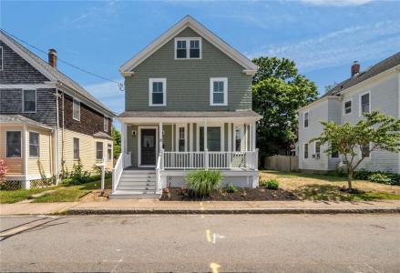 21 Russell Avenue, Newport, Rhode Island 02840, USA