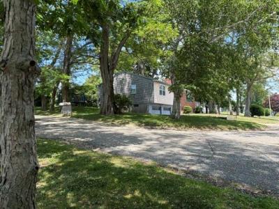 10 Johnnycake Lane, Portsmouth, Rhode Island 02871, USA