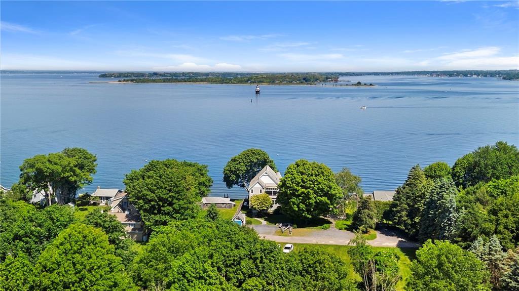 74 Therien Road, Portsmouth, Род Айленд 02871, Соединенные Штаты