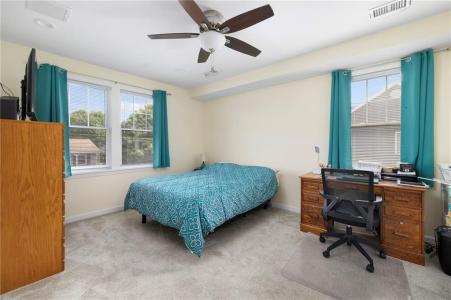 40 Lakeworth Avenue, Narragansett, Rhode Island 02882, USA