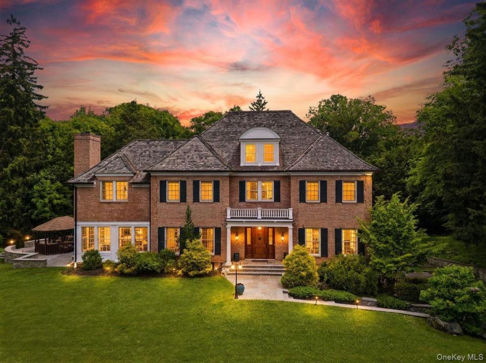 2 Heathcote Drive, New Castle, New York 10549, USA