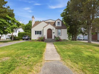 82 Wells Street, Westerly, Rhode Island 02891, USA
