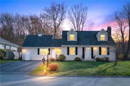 56 Sweet Fern Drive, Cranston, Rhode Island 02921, USA