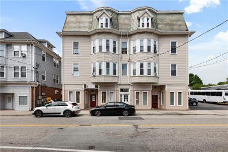 584 N North Main Street, Woonsocket, רוד איילנד 02895, ארצות הברית של אמריקה
