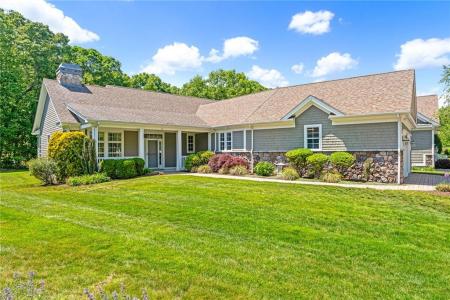 14 Newbury Drive, Westerly, Rhode Island 02891, USA