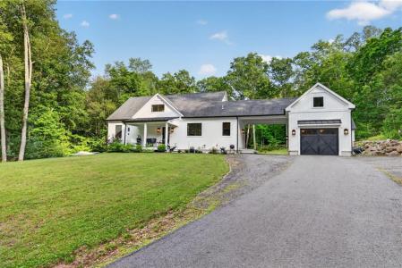 1425 Maple Valley Road, Coventry, Rhode Island 02816, USA