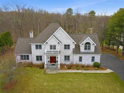 13 West Butterfly Way, Lincoln, Rhode Island 02865, USA