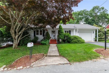 8 Palmer Street, Smithfield, Rhode Island 02828, USA