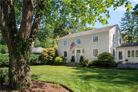 3 Oak Manor Drive, Barrington, Rhode Island 02806, USA