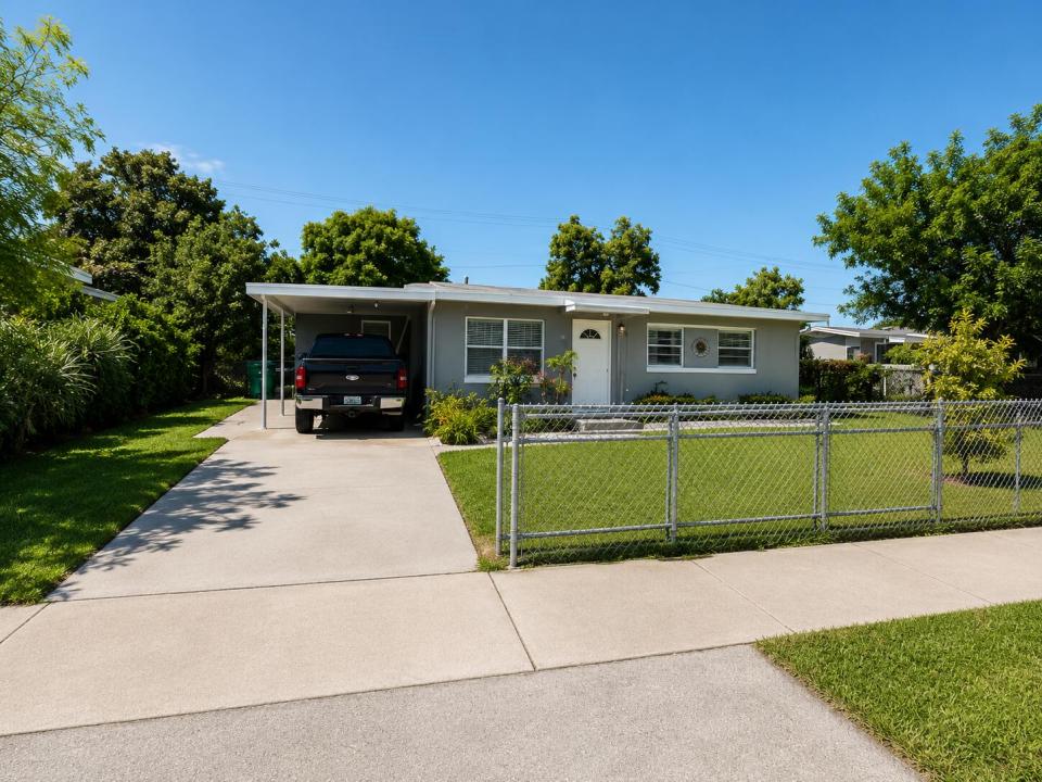 5341 NW 180th Terrace, Miami Gardens, Florida 33055, Stati Uniti